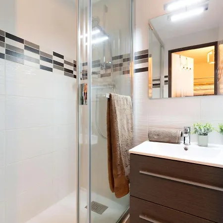 4 Pers. Avec Balcon Expose Sud, Proche Commerces Et Telecabine, Saint-lary Village - Fr-1-296-462 *