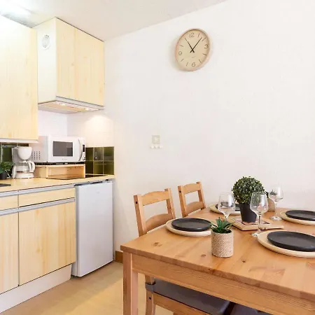 4 Pers. Avec Balcon Expose Sud, Proche Commerces Et Telecabine, Saint-lary Village - Fr-1-296-462 Apartment